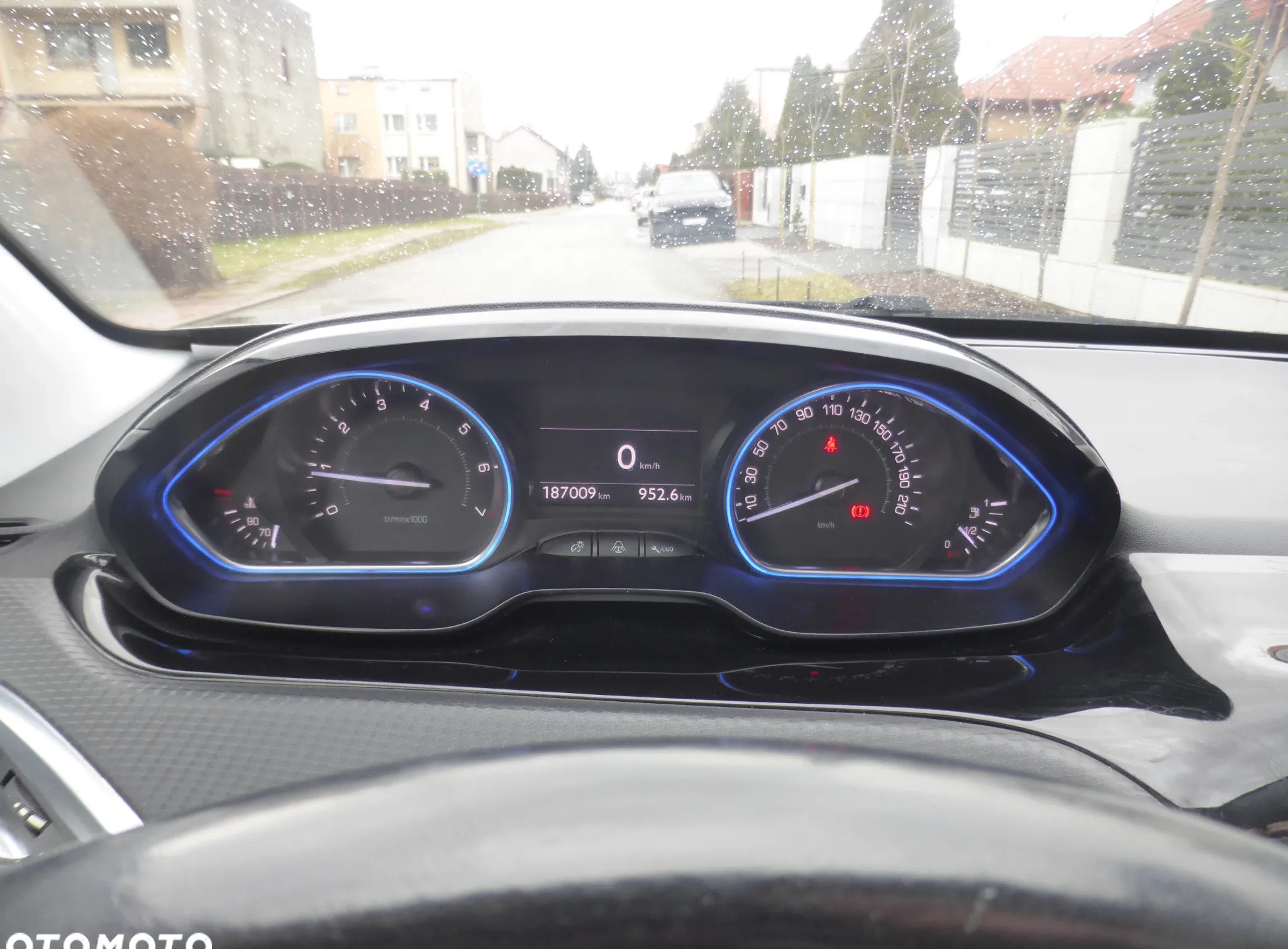 Peugeot 2008 cena 31900 przebieg: 186000, rok produkcji 2013 z Radom małe 277
